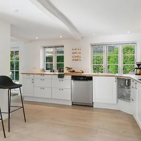 4 Bedroom Stunning In Samso Brundby