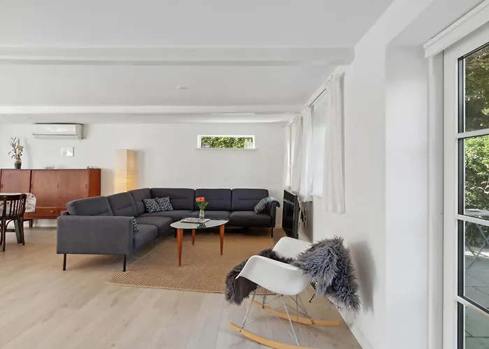 4 Bedroom Stunning In Samso בית נופש Brundby